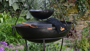 The Wilstone Kadai with Cooking Tripod and Bowl